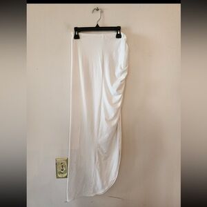 Urban rose white mid length skirt size womens medium